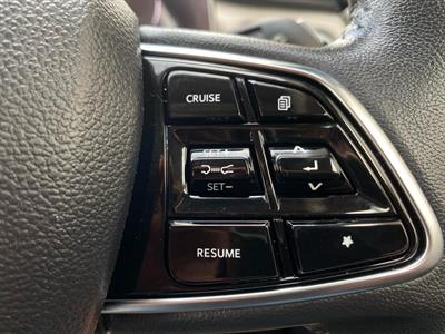 2024 Mahindra Xuv - Thumbnail