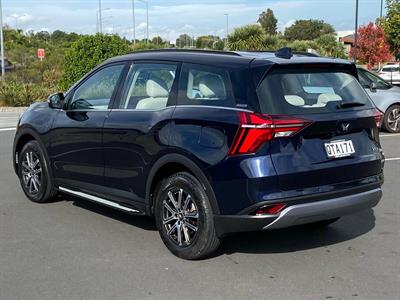 2024 Mahindra Xuv - Thumbnail