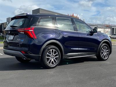 2024 Mahindra Xuv - Thumbnail