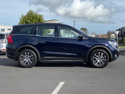 2024 Mahindra Xuv - Thumbnail