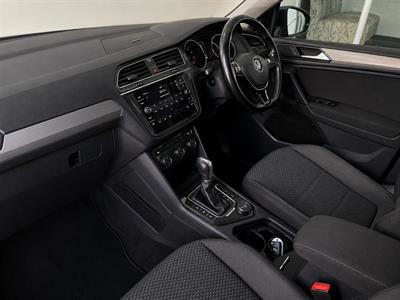 2018 Volkswagen Tiguan - Thumbnail