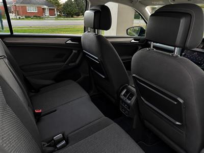 2018 Volkswagen Tiguan - Thumbnail