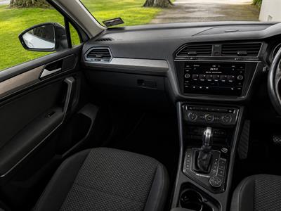 2018 Volkswagen Tiguan - Thumbnail