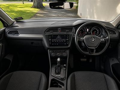 2018 Volkswagen Tiguan - Thumbnail