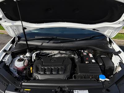 2018 Volkswagen Tiguan - Thumbnail