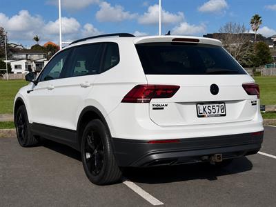 2018 Volkswagen Tiguan - Thumbnail