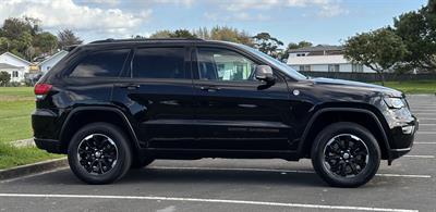 2017 Jeep GRAND CHEROKEE - Thumbnail