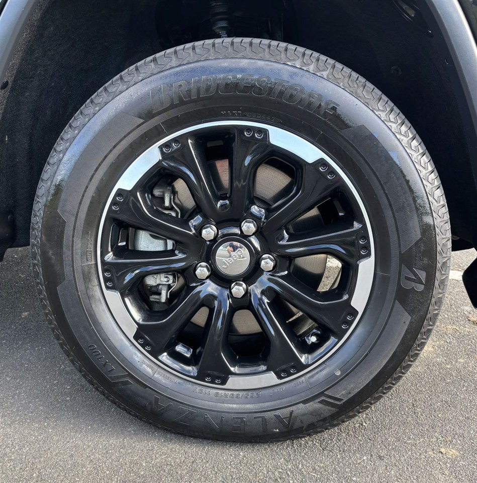 2017 Jeep GRAND CHEROKEE