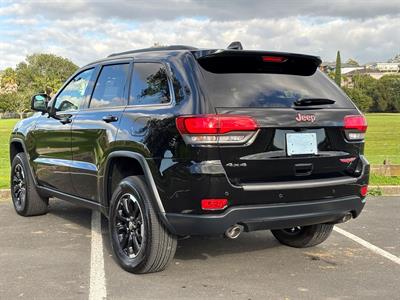 2017 Jeep GRAND CHEROKEE - Thumbnail