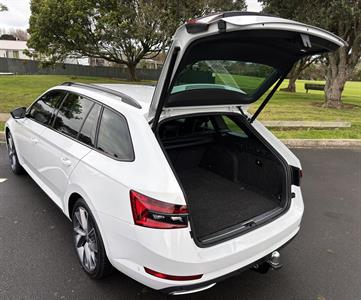 2021 Skoda Superb - Thumbnail
