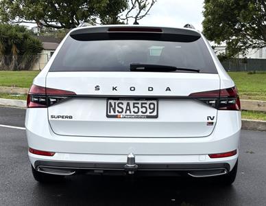 2021 Skoda Superb - Thumbnail