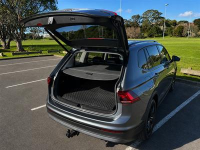 2019 Volkswagen Tiguan - Thumbnail