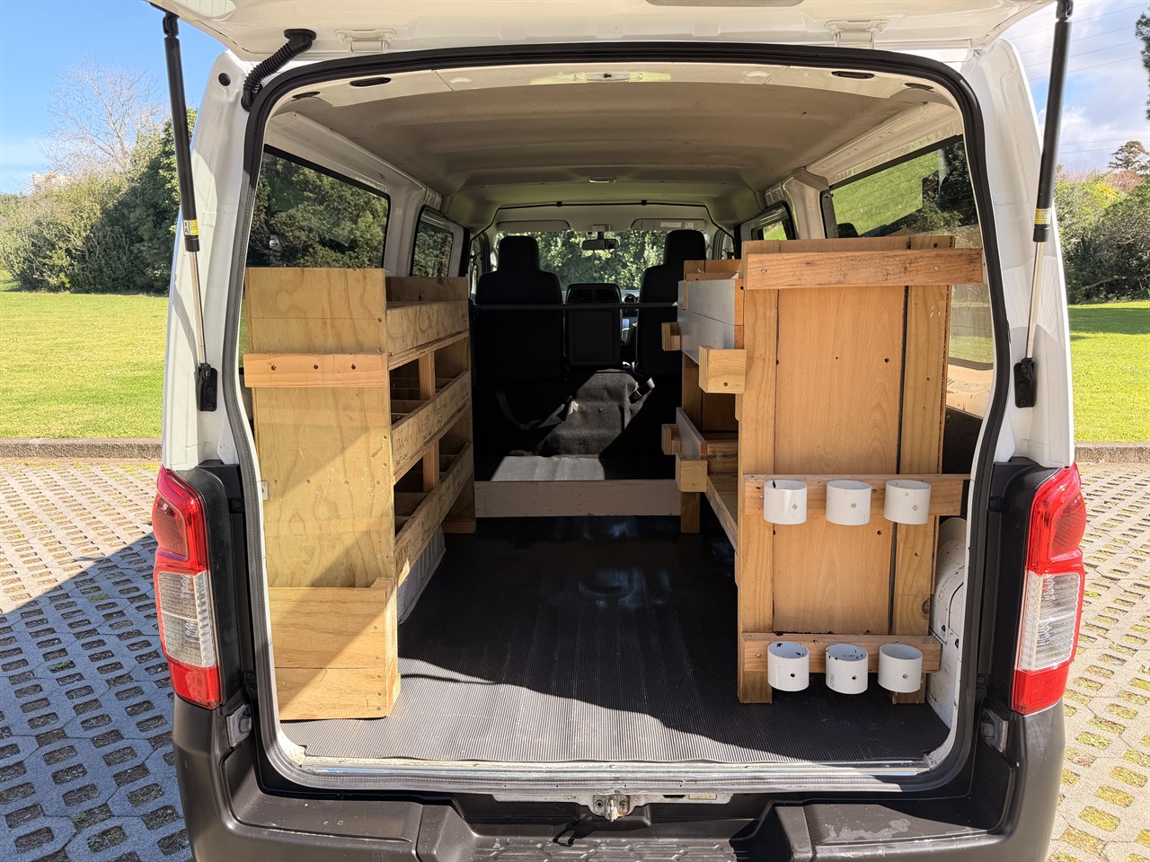 2016 Nissan CARAVAN
