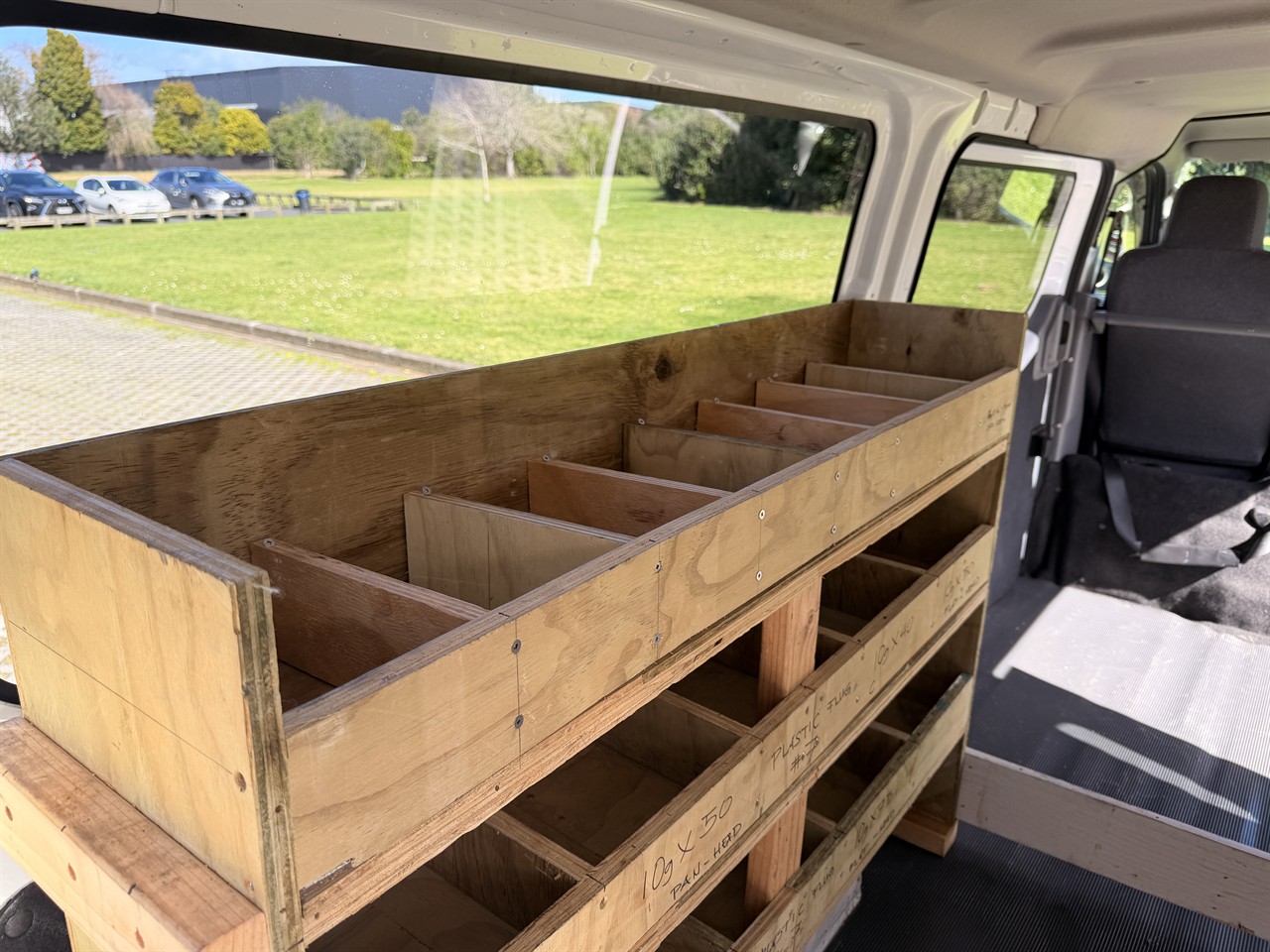 2016 Nissan CARAVAN