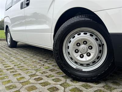 2018 Hyundai Iload - Thumbnail