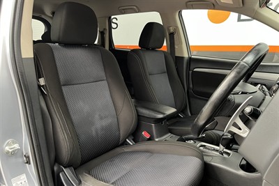 2016 Mitsubishi Outlander - Thumbnail