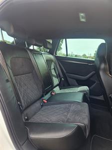 2021 Skoda Superb - Thumbnail