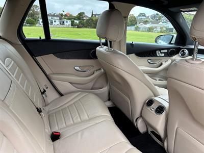 2018 Mercedes-Benz GLC 250 - Thumbnail