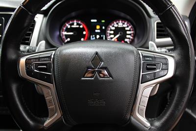 2022 Mitsubishi Triton - Thumbnail