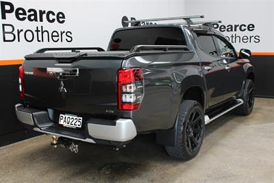 2022 Mitsubishi Triton - Thumbnail