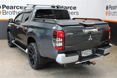2022 Mitsubishi Triton - Thumbnail