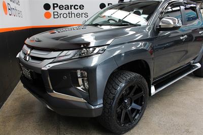 2022 Mitsubishi Triton - Thumbnail