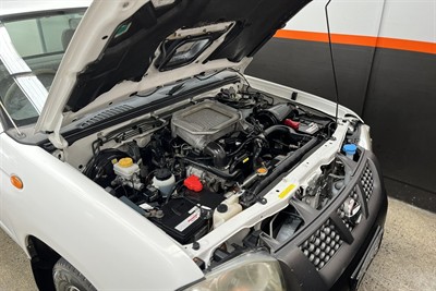 2012 Nissan Navara - Thumbnail