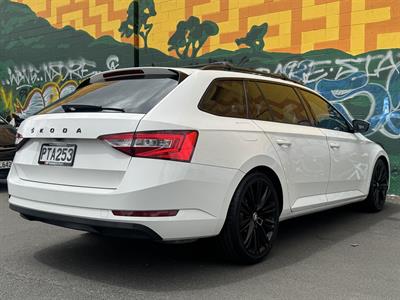 2021 Skoda Superb - Thumbnail