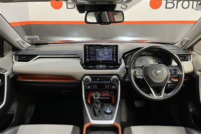 2020 Toyota RAV4 - Thumbnail