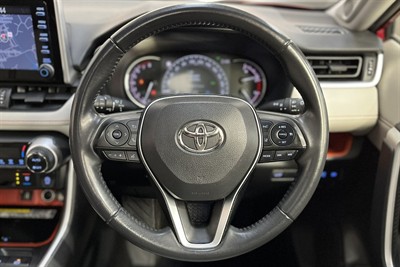 2020 Toyota RAV4 - Thumbnail
