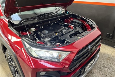 2020 Toyota RAV4 - Thumbnail