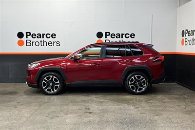 2020 Toyota RAV4 - Thumbnail