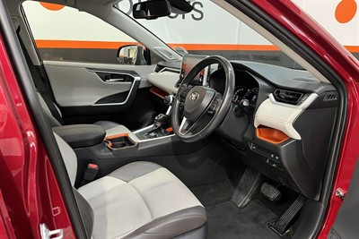 2020 Toyota RAV4 - Thumbnail