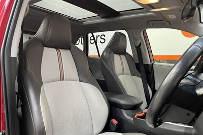 2020 Toyota RAV4 - Thumbnail