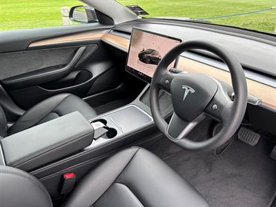 2022 Tesla Model 3 - Thumbnail