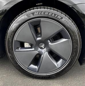 2022 Tesla Model 3 - Thumbnail