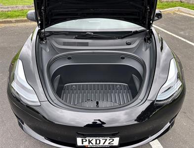 2022 Tesla Model 3 - Thumbnail