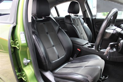 2015 Holden Commodore - Thumbnail