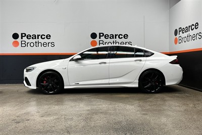 2019 Holden Commodore - Thumbnail