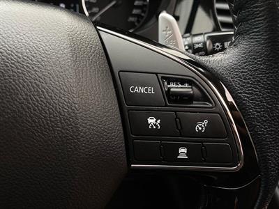 2021 Mitsubishi Outlander - Thumbnail