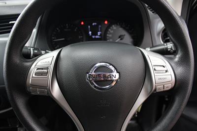 2020 Nissan Navara - Thumbnail