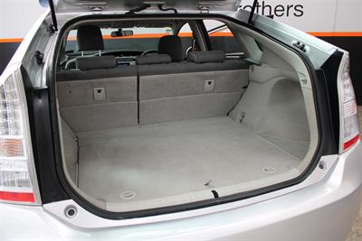 2010 Toyota PRIUS - Thumbnail