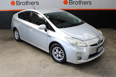 2010 Toyota PRIUS - Thumbnail