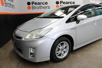 2010 Toyota PRIUS - Thumbnail