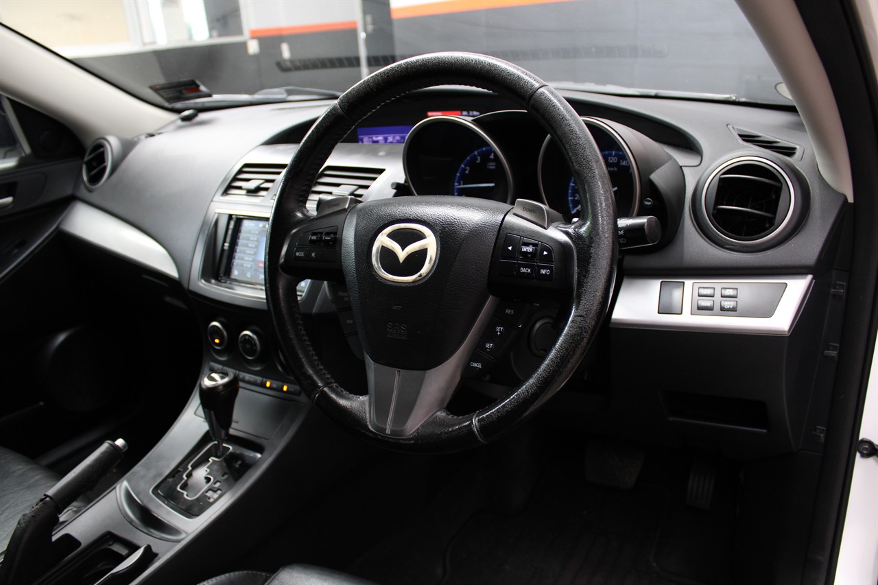 2013 Mazda Axela