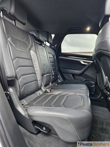 2020 Volkswagen Touareg - Thumbnail