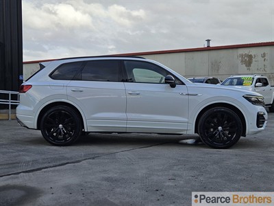 2020 Volkswagen Touareg - Thumbnail