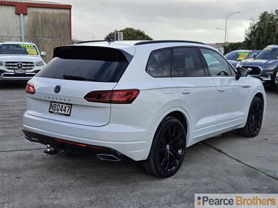 2020 Volkswagen Touareg - Thumbnail