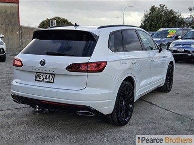 2020 Volkswagen Touareg - Thumbnail