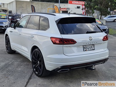 2020 Volkswagen Touareg - Thumbnail
